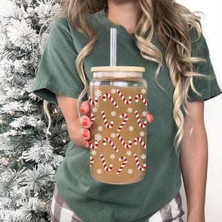 Christmas drinkware gift - candy cane glass tumbler with snowflake accents
Christmas coffee cup gift - 17oz glass tumbler with bamboo lid and straw