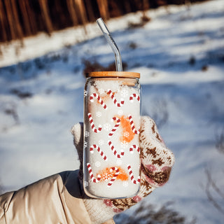 Christmas beverage cup – glass tumbler with bamboo lid and reusable straw
Holiday kitchen accessory – festive Christmas glass cup for drinks