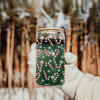 Festive coffee bar gift – candy cane and snowflake glass cup with bamboo lid
Unique holiday coffee cup – glass Christmas tumbler gift for kitchen or office