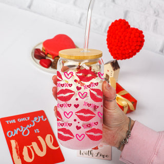 Wholesale Valentine’s Day glass cups with pink and red XOXO and heart graphics.
Flirty 20oz glass tumblers with red lips and hearts for her Valentine’s gift.
Cute and modern 20oz glass cups with red lips and XOXO for a fun gift.