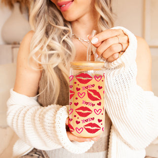 Wholesale 20oz glass cups with red lips and pink XOXO for a flirty Valentine’s gift.
Stylish 20oz glass tumblers featuring red lips and hearts for her special day.
20oz glass cups with playful XOXO, red lips, and heart graphics for Valentine’s.