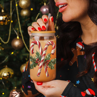 Christmas glass drinkware Wholesalers - Candy cane holly holiday cup with glass straw - Traditional design kitchen gift
Unique Christmas coffee cup – festive holiday glass tumbler with wreath wrap