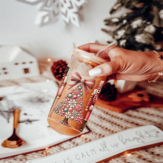 Wholesale Nutcracker holiday coffee cup – Christmas glass tumbler with bow-adorned tree
Christmas coffee bar accessory – boho floral Nutcracker design glass cup
Holiday kitchen gift – festive glass tumbler with Nutcracker soldiers and tree