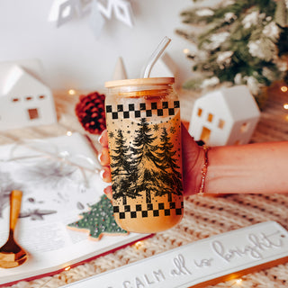 Wholesale Christmas retro tumbler - glass cup with bamboo lid and straw
Retro Christmas tree glass tumbler – holiday coffee cup with bamboo lid
Christmas coffee tumbler – retro tree design glass cup for festive drinks