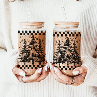 Vintage Christmas coffee gifts glass tumbler 17oz - Retro tree holiday drinkware bamboo lid - Checkered kitchen accessories in bulk
Retro Christmas gift idea - reusable glass tumbler with festive tree design