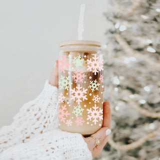 Holiday drinkware glass cup 17oz - Christmas pastel pink mint snowflake tumbler bamboo lid - Winter coffee gift with straw
Holiday kitchen gift – festive pastel snowflake glass tumbler for moms and home chefs