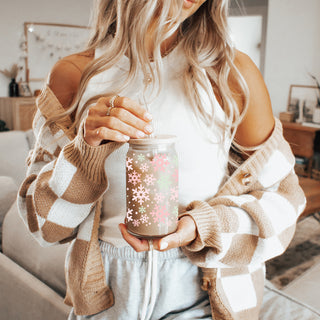 Christmas coffee mug gift – festive snowflake glass cup for holiday drinkware
Unique Christmas gifts pastel pink mint snowflake glass cup 17oz - Holiday coffee tumbler bamboo lid straw
pastel snowflake Christmas glass cup for kitchen or coffee bar in bulk