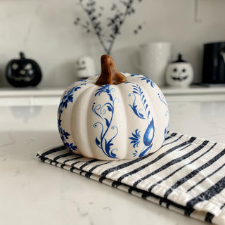blue white pumpkin set for coffee table fall decor
autumn home decor blue and white pumpkins set
chinoiserie pumpkin decor for fall and halloween styling
blue and white decorative pumpkins for seasonal home decor
modern fall decor pumpkins blue and white resin set