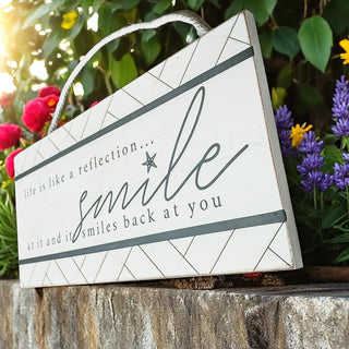 Coastal inspirational decor with nautical rope detail