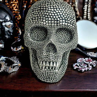 glam skull for office decor
gold skull shelf decor
silver skull shelf decor
skull decor for gothic homes
luxury spooky season decoration
sparkly halloween skull decor
glam resin figurine
statement halloween decor
glam skull aesthetic
modern gothic tabletop decor
elegant spooky decor