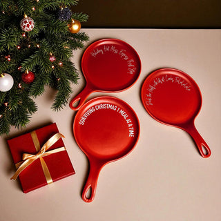 Cozy kitchen gifts
Winter entertaining
Holiday hosting set
Snow day baking
Holiday neighbor gift