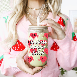 Wholesale Badass bougie bitch glass cup 20oz with red retro smiley face hearts holding a peace sign up. Boss woman valentines day gift ideas. 20oz Vday glass cups with bamboo lid and glass straws. 