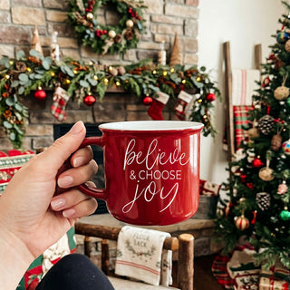 Wholesale Christmas coffee bar accessories and decor
Farmhouse holiday kitchen coffee mug
Modern Christmas mug with simple lettering
Cozy Christmas aesthetic coffee cup
Neutral farmhouse Christmas drinkware