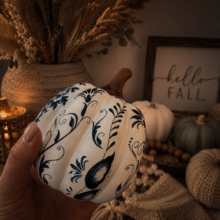 Wholesale neutral halloween styling blue white pumpkins
buy blue and white pumpkin decor set
resin pumpkins blue white fall decor for sale
chinoiserie pumpkins home decor fall purchase
decorative blue white pumpkins autumn decor set