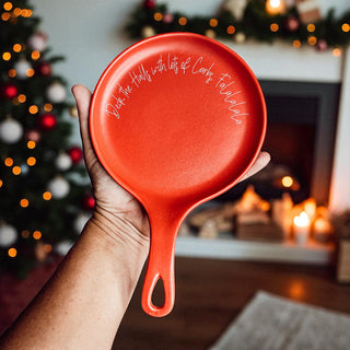 Red ceramic spoon rest
Holiday kitchen tools
Christmas counter decor
Festive cooking accessories
Microwave safe ceramics
