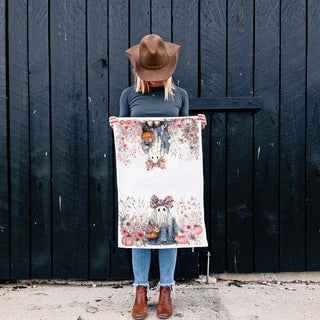pastel floral ghost towel perfect for fall housewarming gift
whimsical pink ghost tea towel for october decorating
floral denim ghost towel used as fall bar cart décor
sweet ghost with flower basket dish towel for autumn décor
pink and white halloween ghost towel for neutral kitchen