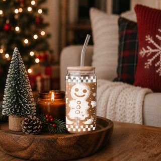 Christmas gift idea - retro gingerbread tumbler with checkered holiday border
Reusable iced coffee tumbler - retro gingerbread man Christmas design
Holiday season drink cup - festive gingerbread glass with bamboo lid and straw