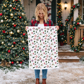 white christmas kitchen towel with holly pattern
light neutral christmas decor towel ornament print
clean aesthetic christmas kitchen towel
minimalist holiday kitchen towel modern farmhouse