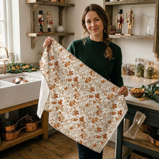 Wholesale Cozy fall vibes to your kitchen with this autumn leaves flour sack towel. Made from 100% cotton, this absorbent fall dish towel is perfect for drying dishes, decorating your oven handle, or styling a Thanksgiving coffee bar. A beautiful farmhouse fall kitchen towel and easy hostess or housewarming gift.
