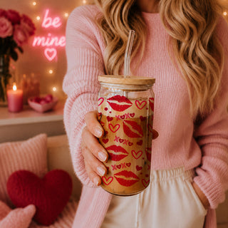 Chic wholesale 20oz glass cups with red lips, hearts, and XOXO for modern Valentine’s gifts.
Vibrant 20oz glass cups with XOXO, hearts, and red lips for wholesale Valentine’s Day gifts.
Fun and trendy 20oz glass cups with red lips, hearts, and pink XOXO.