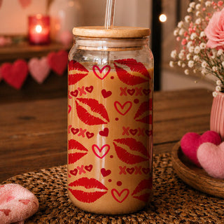 Modern wholesale glass cups with XOXO, red lips, and hearts for Valentine’s Day.
20oz glass tumblers with red lips and heart designs for wholesale orders.
Bold 20oz glass cups featuring red lips and XOXO designs for wholesale gifting.