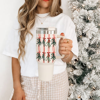 Wholesale pretty Christmas tumbler with pine branches
festive red ribbon holiday cup
holiday tumbler with soft pink ribbon design
Christmas cup with decorative greenery
winter evergreen tumbler for women
festive bow drink cup with handle
Christmas pine branch tumbler
holiday ribbon print 40 ounce tumbler
botanical Christmas travel mug
decorative Christmas tumbler for women
holiday tumbler with classic ribbon details
Christmas greenery cup for coffee lovers
winter holiday drinkware with bows
