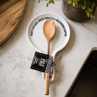 Mom's Kitchen | Black or White