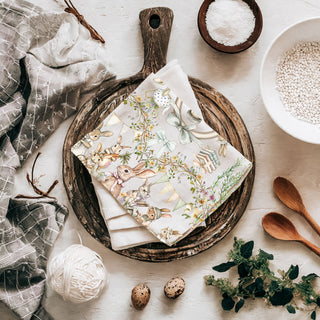 Book lover gift Peter Rabbit dish towel vintage farmhouse
Storybook fan gift bunny kitchen towel Easter watercolor
Vintage collector Peter Rabbit towel farmhouse spring
Literary gift bunny dish towel watercolor storybook Easter