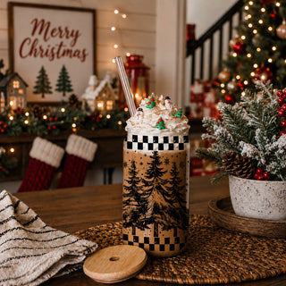 Retro Christmas tree glass tumbler – holiday coffee cup with bamboo lid
Christmas coffee tumbler – retro tree design glass cup for festive drinks
Christmas cup with retro trees - reusable tumbler with bamboo lid