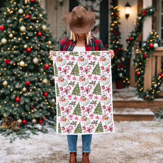classic christmas nostalgia pink santa towel
pink christmas kitchen styling towel vintage santa decor
holiday kitchen decor pink santa face aesthetic towel
christmas kitchen accent towel pink retro santa design
cozy pink christmas kitchen decor towel santa theme
pink holiday home decor kitchen towel vintage santa