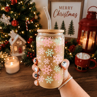 Christmas kitchen decor – glass cup with pastel snowflake design for holiday coffee bar
Pastel pink and green mint snowflake glass cup – Christmas coffee tumbler
Christmas glass cup 17oz with bamboo lid - Pastel pink mint snowflake tumbler with glass straw - Holiday drinkware gift