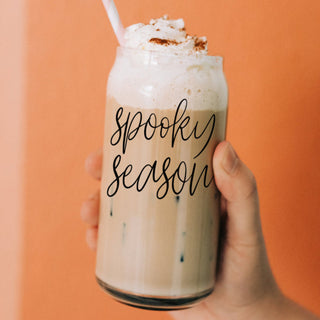 Spooky season mom glass tumbler with bamboo lid
Halloween coffee lover glass tumbler set 20oz