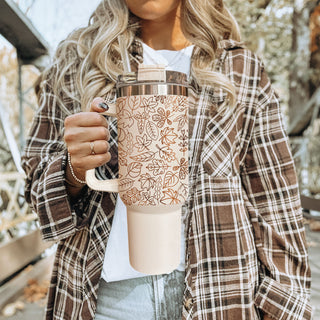 cute cozy tumbler aesthetic
fall accessory for moms
cute coffee station tumbler
seasonal autumn cup design
warm beige handled tumbler
cute fall lifestyle tumbler
neutral farmhouse fall tumbler
autumn themed travel tumbler
pumpkin spice aesthetic drinkware