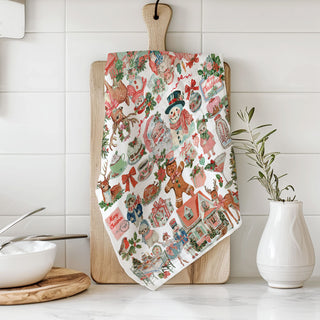 Pink Vintage Christmas Kitchen Towel – Retro Holiday Decor, Cute Santa Tea Towel, Unique Christmas Gift for Women, Farmhouse Holiday Kitchen