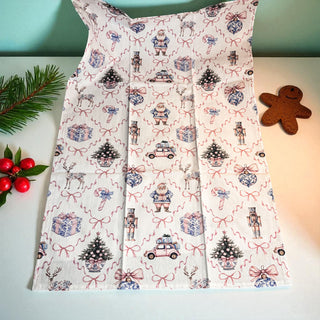 Designer Christmas kitchen towels chinoiserie pattern
Holiday cooking towels flour sack cotton premium
Christmas gift kitchen towels pink blue chinoiserie